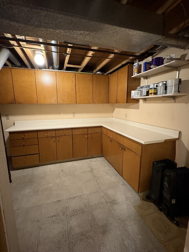 Building Photo - 230 Reed Ave