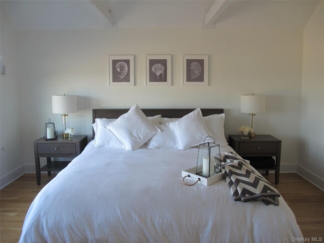 Building Photo - 40 Tuthill Point Rd