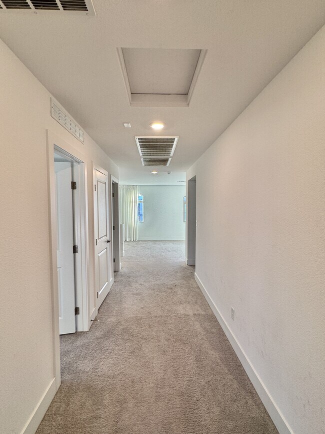 Building Photo - 8732 S Black Cordon Rd