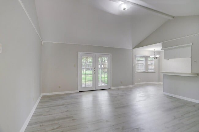 Primary Photo - 10022 Belfast Rd