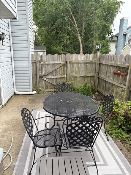 Building Photo - 4594 Genoa Cir