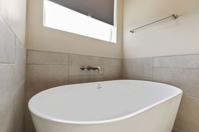 Building Photo - Newer Construction Home located in Mesa Village