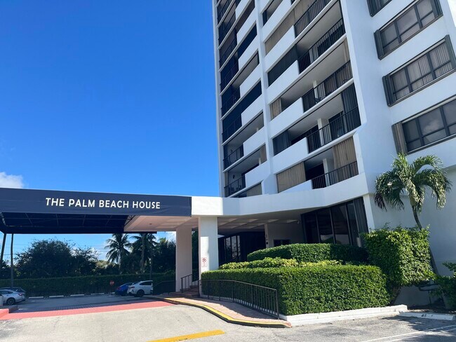 Building Photo - 5600 N Flagler Dr