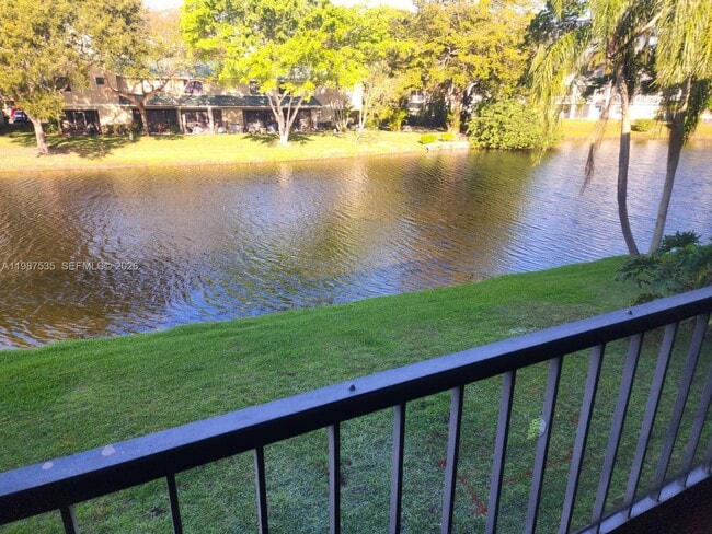 Building Photo - 537 N University Dr