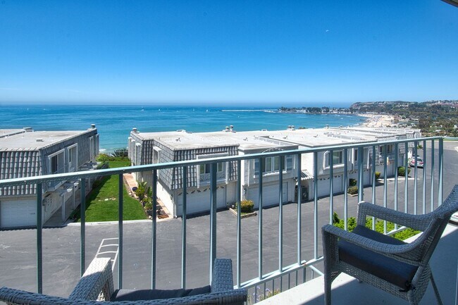 Building Photo - 9 Month Winter Lease - 9/12/26-5/22/27