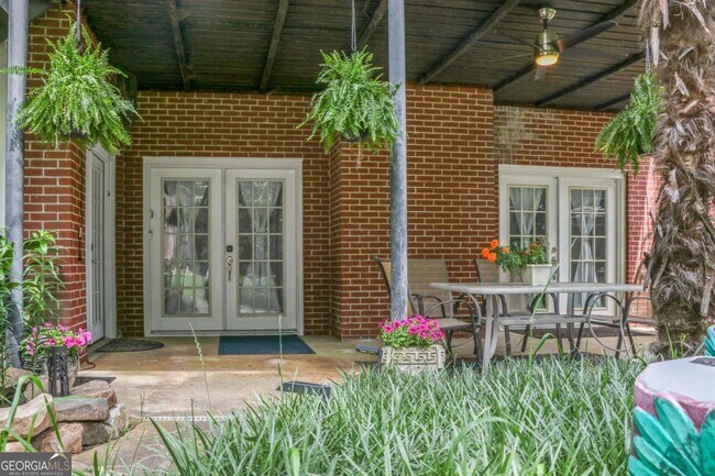Primary Photo - 5647 Queensborough Dr
