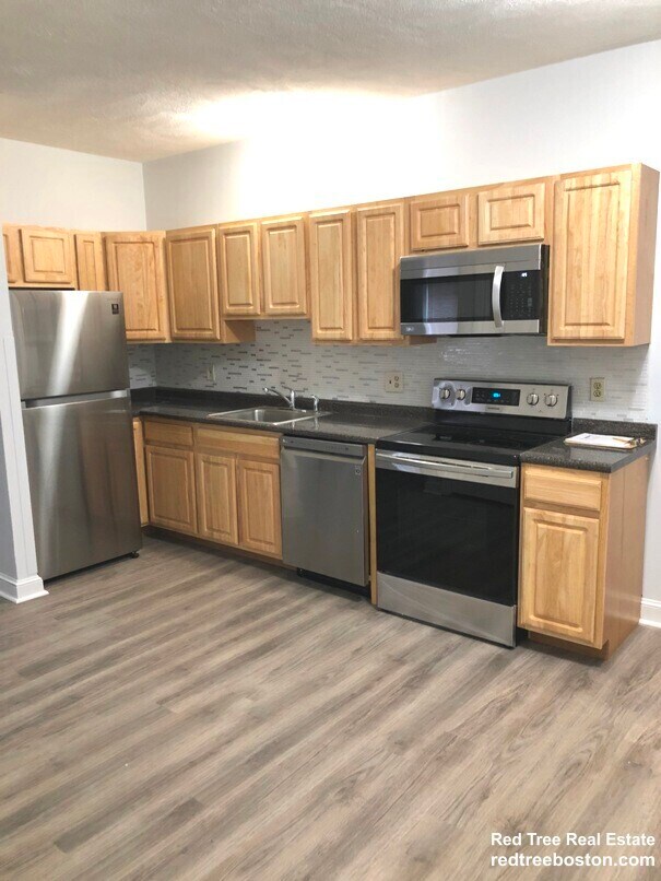 Apt 3 - 118 Berkshire St