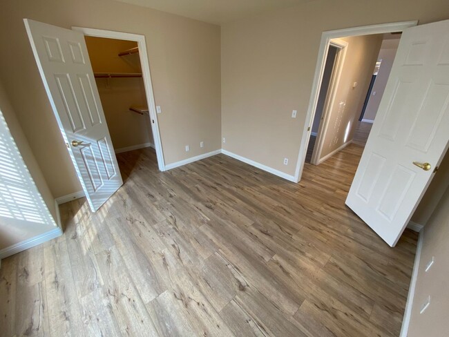 Building Photo - Beautiful 3 bed/2 bath home located near North Las Vegas