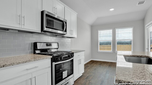 Building Photo - 125 Solitude Dr