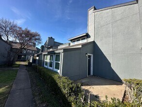 Building Photo - Trinity Meadows 1107/2103