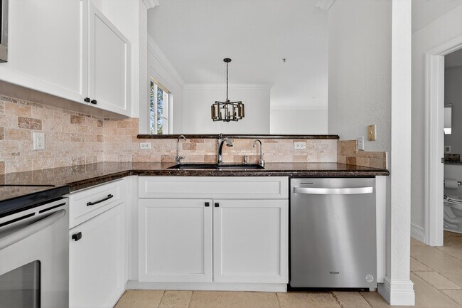 Building Photo - 11015 Legacy Ln