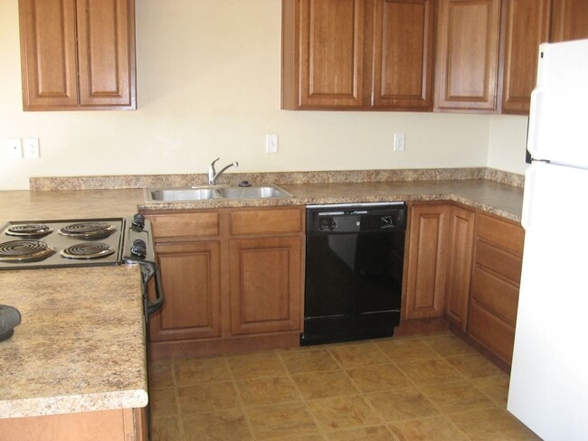 Building Photo - Corner Lot Duplex in Family Friendly Neigh...