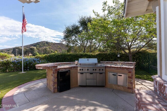 Building Photo - 750 Huntsdale Ct