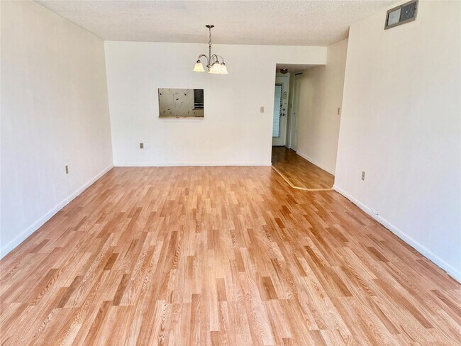 Building Photo - 1810 N Lauderdale Ave