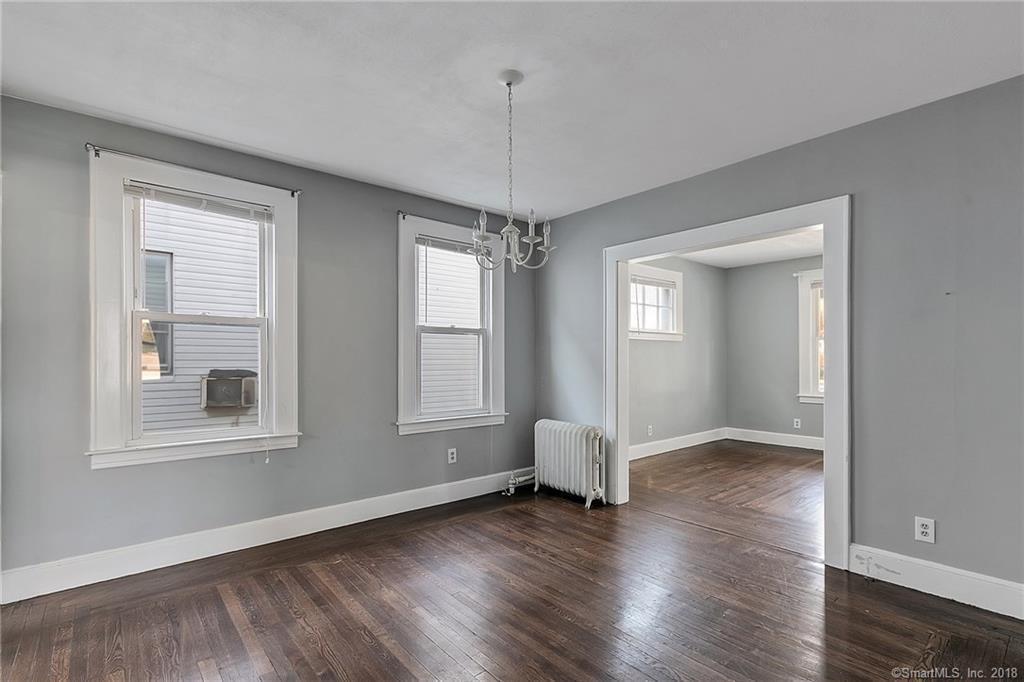 Building Photo - 107 Davis st