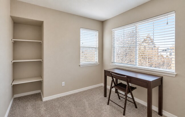 Building Photo - 5703 S Addison Ct