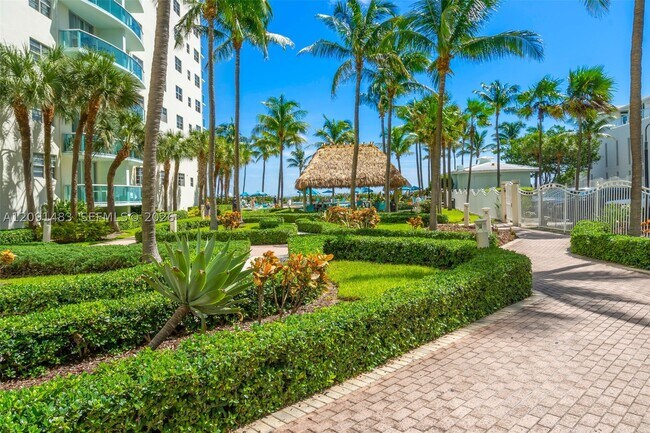 Building Photo - 3901 S Ocean Dr