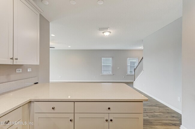 Building Photo - 278 Holly Forest Dr