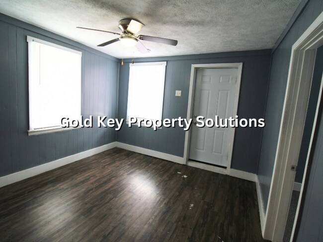 Building Photo - MUNCIE 2 BR 1 BA House with Main-Level Laundry and Shed (SECTION 8 APPROVED)