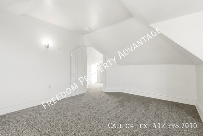 Building Photo - 703 Excelsior St