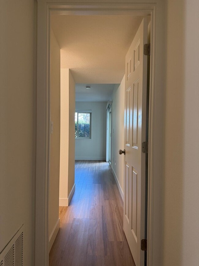 Building Photo - Golf Course View Bottom Level Condo in Campana Villas