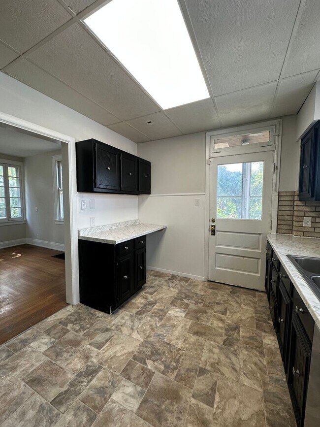 Building Photo - WESTWOOD - Charming 3bd Tudor w modern updates