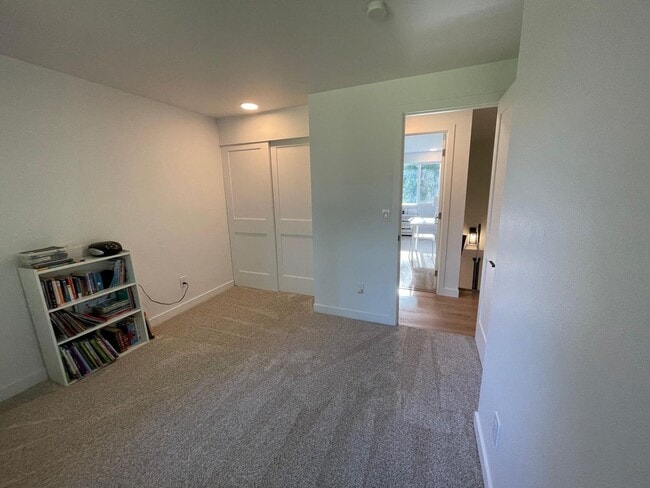 Building Photo - 13540 NE 190th Pl