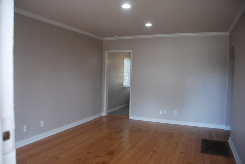 Building Photo - 1636 Greenwood Ave