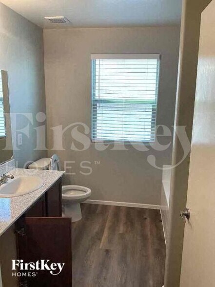 Building Photo - 5412 Mercury Springs Dr