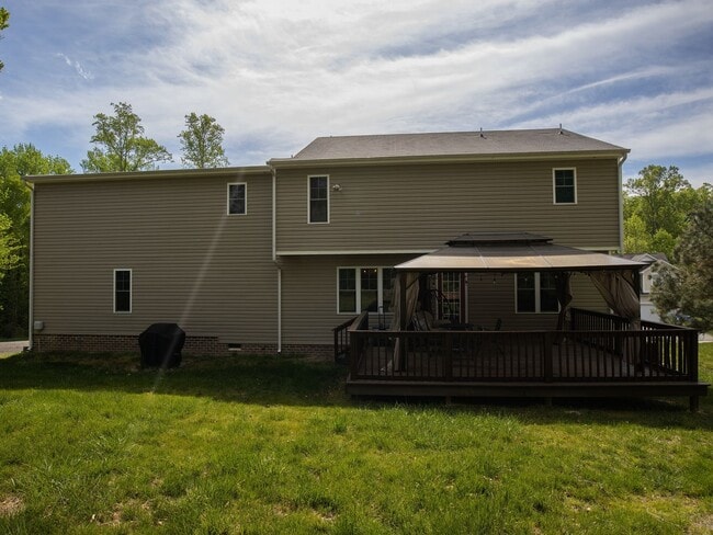 Building Photo - Stunning Shaker-Style 4-Bedroom Home in Chesterfield | Granite & Hardwoods!