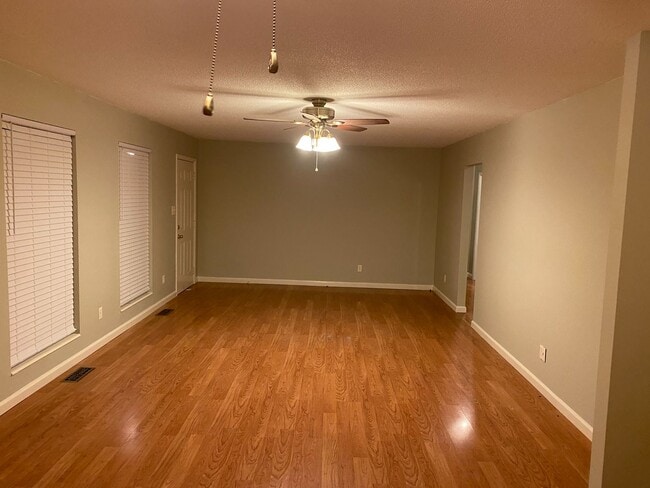 Building Photo - 4029 Stone Dr