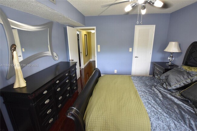 Building Photo - 3800 Oaks Clubhouse Dr