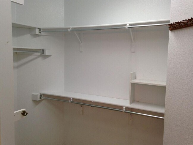 Building Photo - 106 Bowie Cir