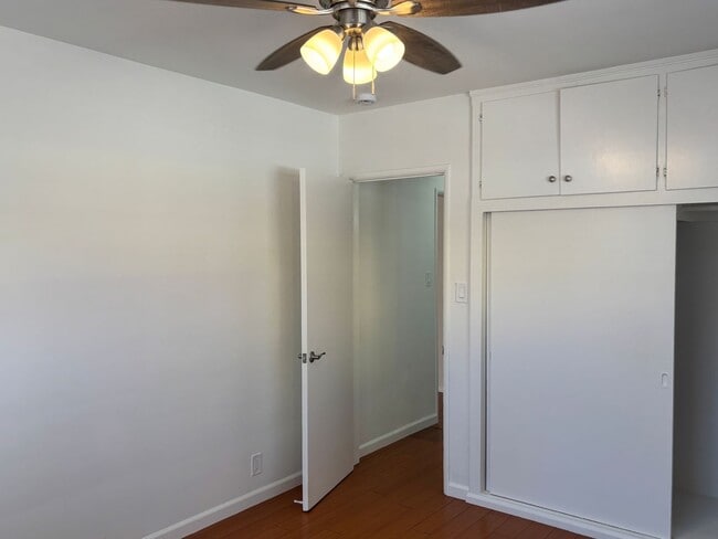 Building Photo - 711 W Wilson Ave