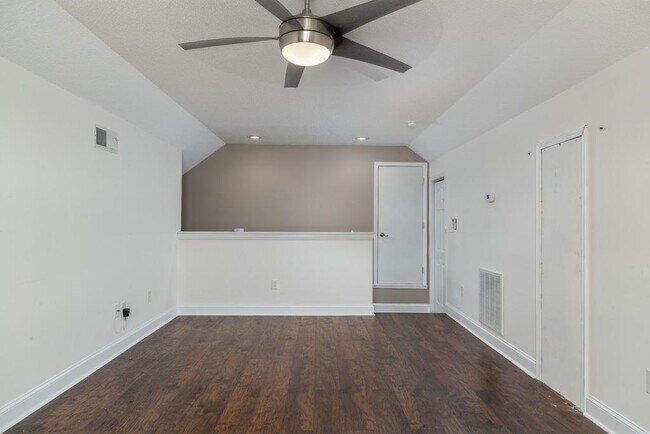 Building Photo - 4734 Harvest Dr