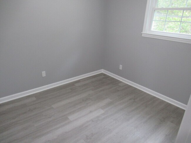 Building Photo - Cute, remodeled 3bd 1ba house