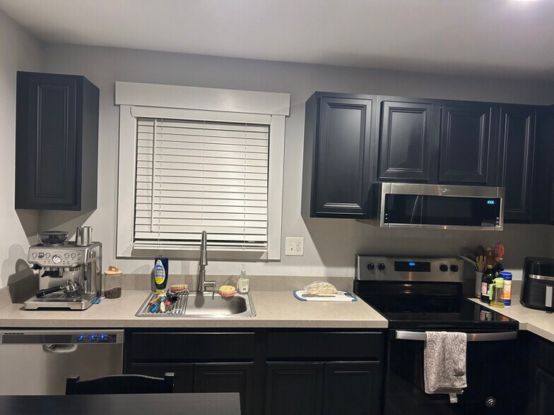 Building Photo - 1837 Winn Aly