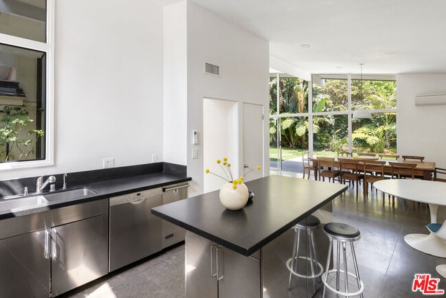 Building Photo - 30611 Las Estrellas Dr