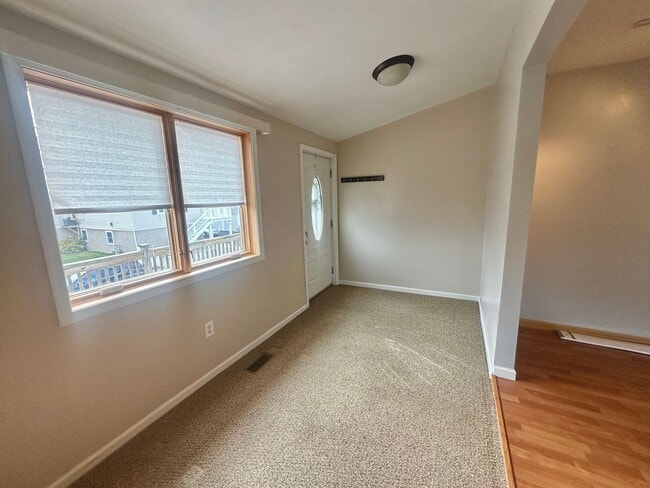 Building Photo - 32 Barberie Ave