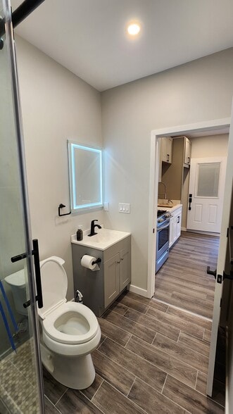 Building Photo - 828 Lime St