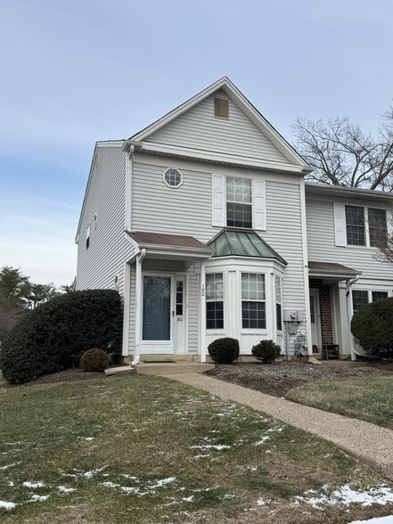 Building Photo - 180 Leedom Way