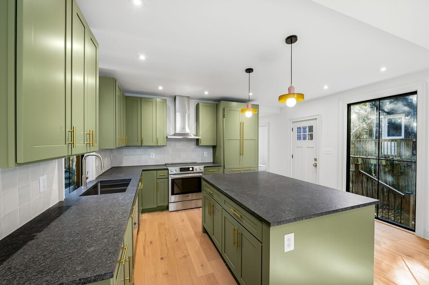 Natural light floods your island seating - 4629 Keswick Rd