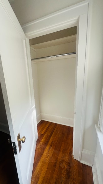 Building Photo - 812 Tyler Ave