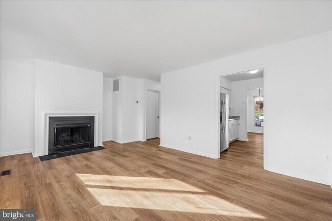 Building Photo - 6911 Cipriano Woods Ct