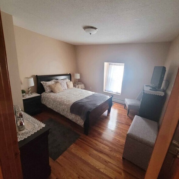 Building Photo - 388 Bradford Ave