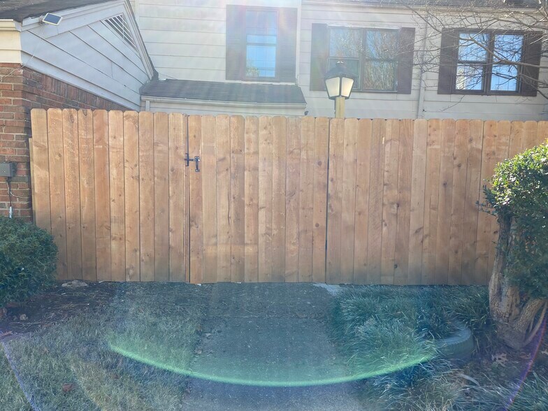 Primary Photo - 3649 Haughton Ln
