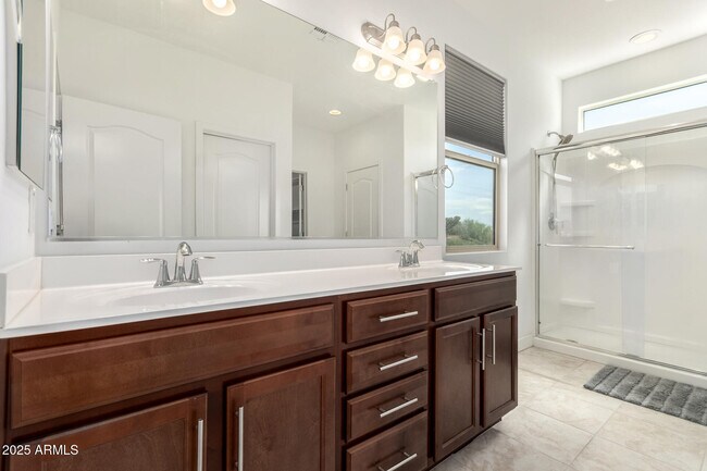 Building Photo - 5221 N 79th Dr