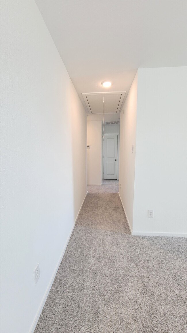 Building Photo - 27634 Spearmint Ridge Dr