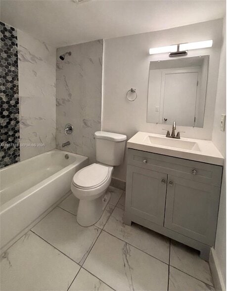 Building Photo - 550 SW 2nd Ave