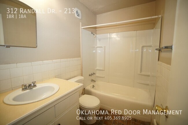 Building Photo - 312 Randall Dr